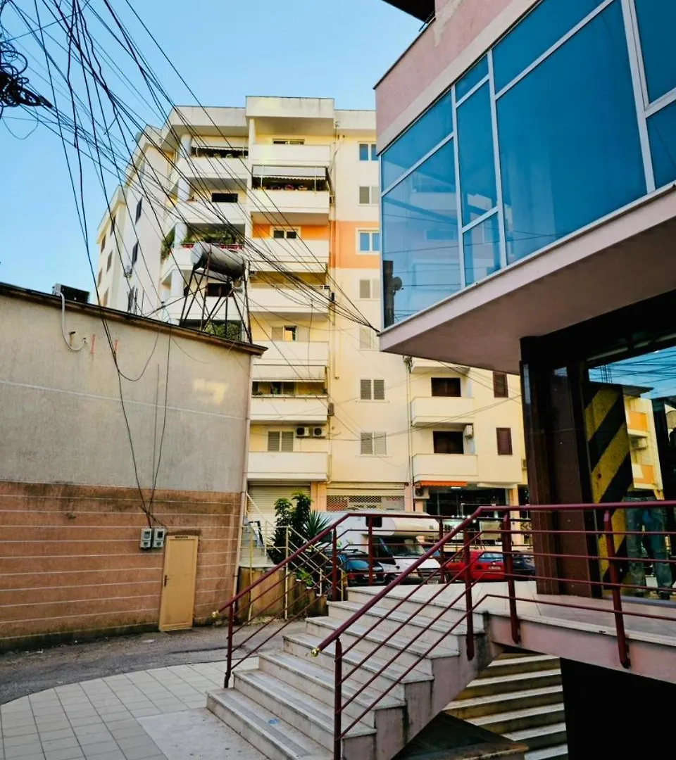 446 Black Suite Luxury Shkodër Apartamento
