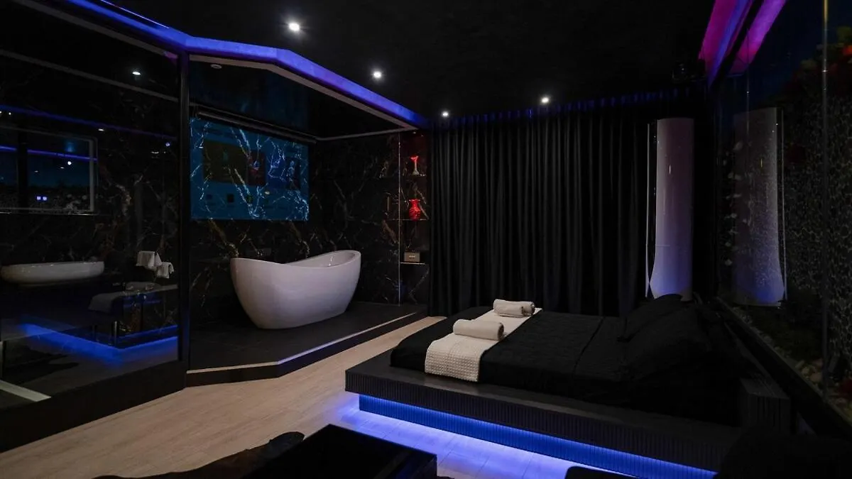 446 Black Suite Luxury Shkodër